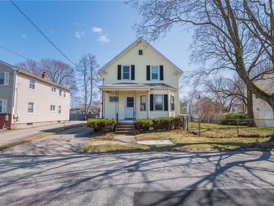 14 Grove Ave, Cranston, RI, 02910