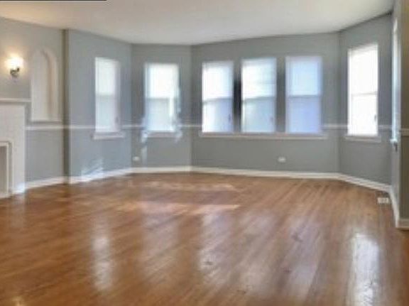 4th image of 7824 S Oglesby Ave #2