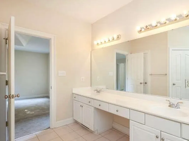 2587 Penngate Dr — Photo 29