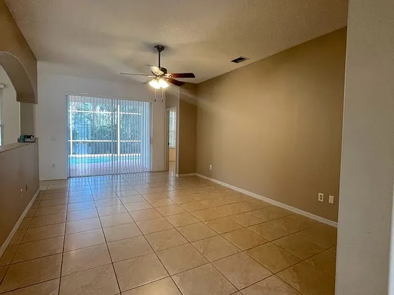 1819 Wedgewood Way — Photo 6