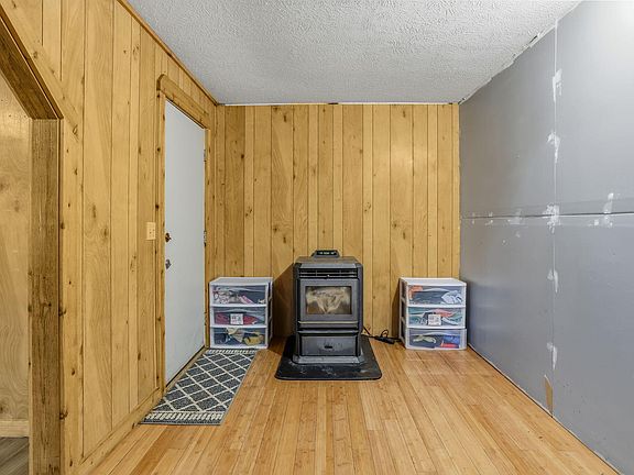 5th image of 907 2nd St