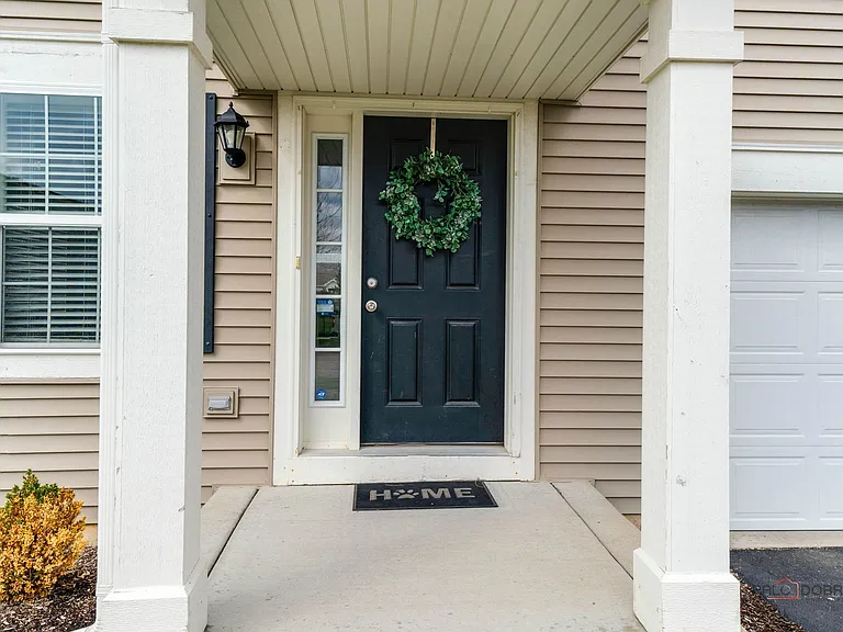 202 Minuet Cir — Photo 2