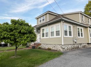 114 Quinapoxet Ln #2, Worcester, MA 01606
