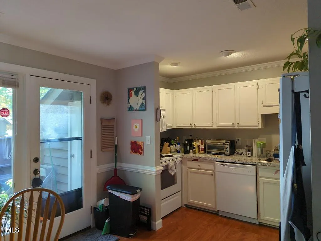 2 bed, 2.0 bath, $1,700 — Photo 4