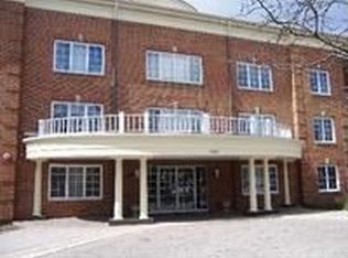126 Day St APT 101, Bloomingdale, IL 60108