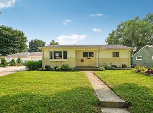 1633 Aldoro DRIVE, Waukesha, WI 53188