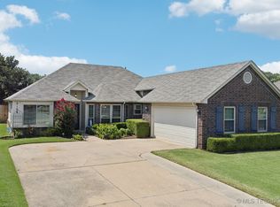 2108 N 6th St, Broken Arrow, OK 74012