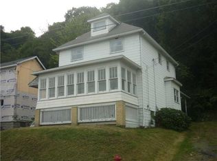 800 McKinley Ave, East Vandergrift, PA 15629