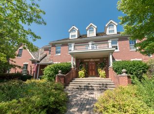 928 Prairie Ridge Ct, Burr Ridge, IL 60527