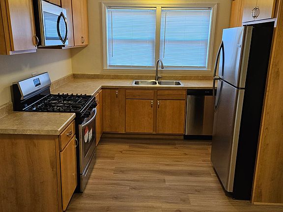 4th image of 2639 W Berwyn Ave APT 2E