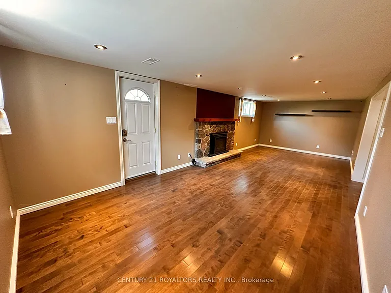 404 Trent St W — Photo 10