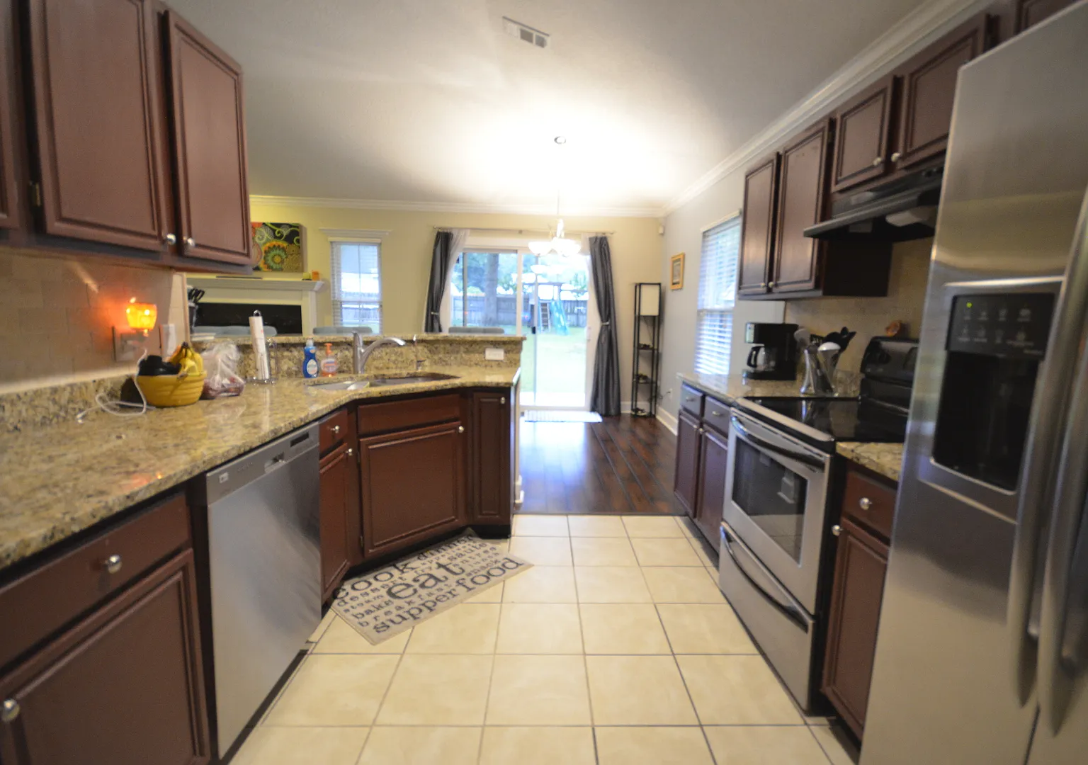 Upgraded Arlington Home! — Photo 4