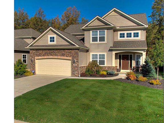 2nd image of 33476 Reserve Way