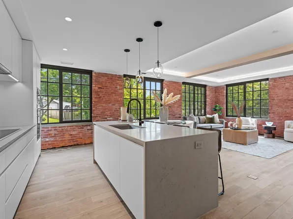 41 Richmondville Avenue #214, Westport, CT 06880