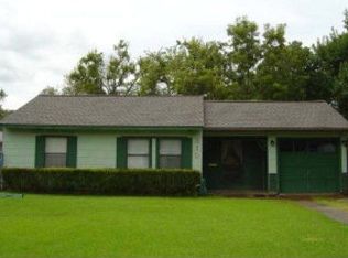 310 Acacia St, Lake Jackson, TX 77566