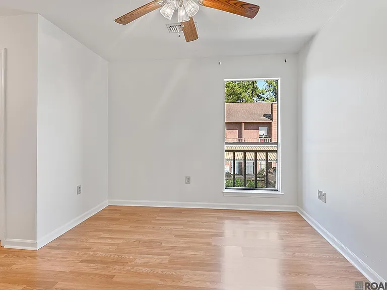 956 Ridgepoint Ct #15C — Photo 10
