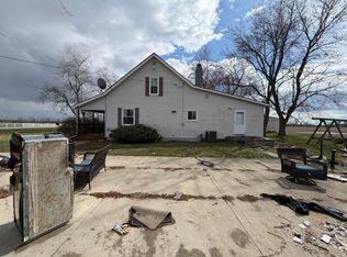 104 S Farr St, Ashley, MI