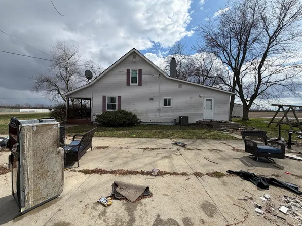 104 S Farr St, Ashley, MI 48806