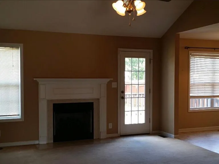 2629 Arthurs Ct — Photo 3