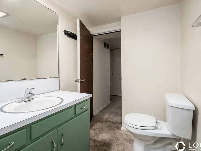 811 E 50 S — Photo 11