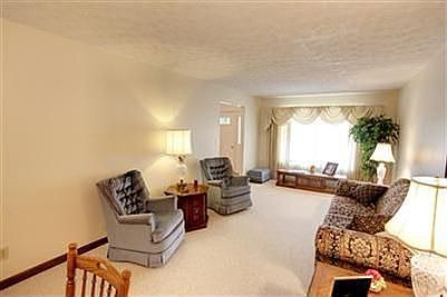 3rd image of 1921 Sherwood Forest Dr