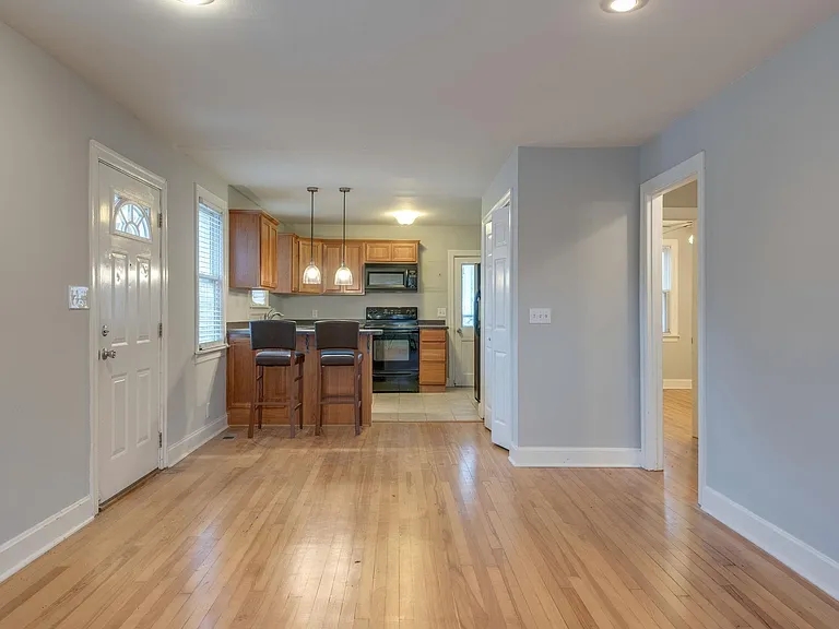 1812 Hillside Ave — Photo 2