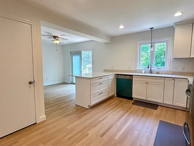 42 Westminster St — Photo 6