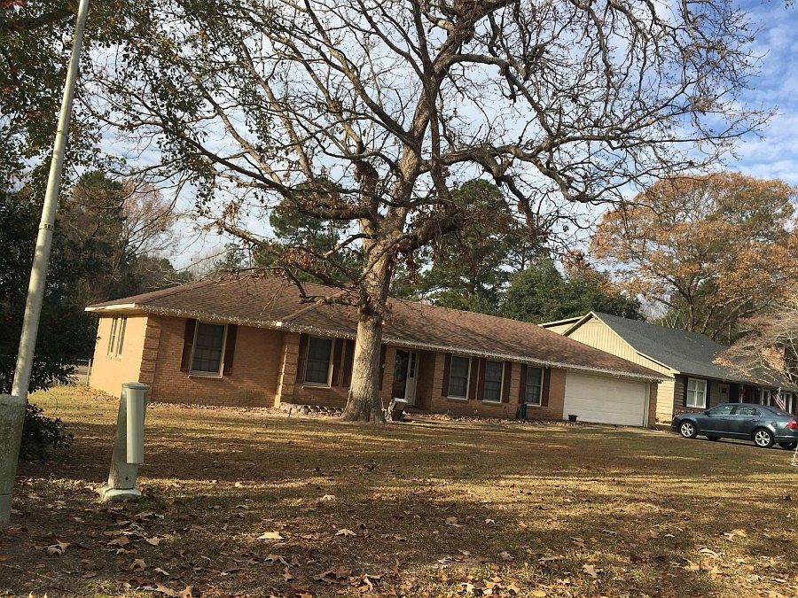 2nd image of 609 Sierra St