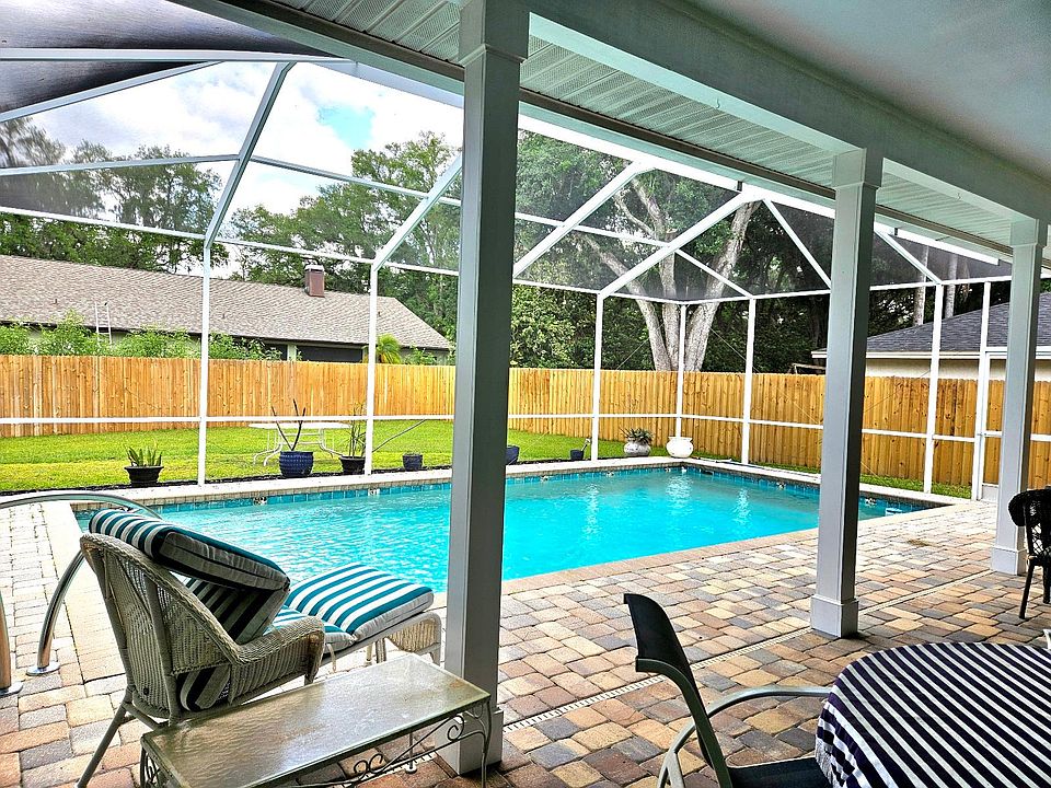 Screened Pool with Porch!