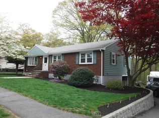 16 Jane Dr, Saugus, MA 01906