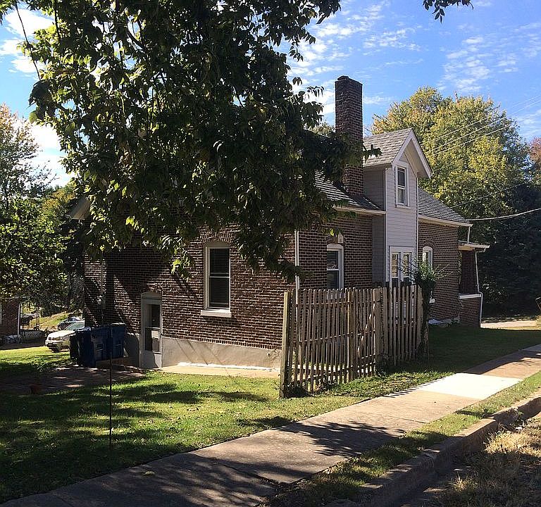 1st image of 150 N Clay Ave