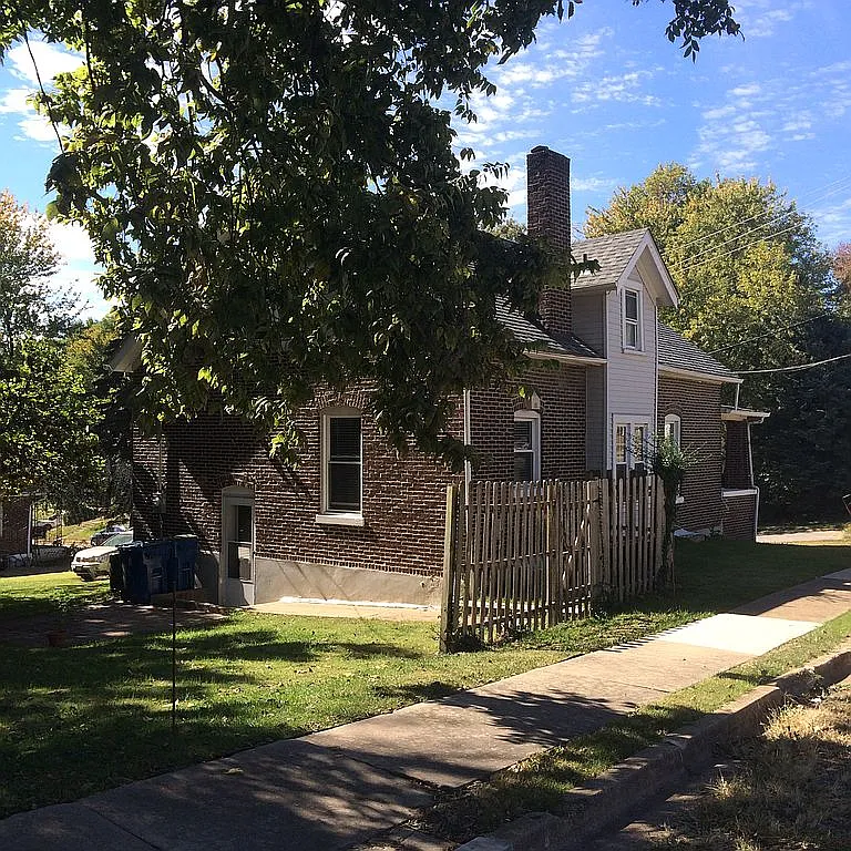 150 N Clay Ave photo 1
