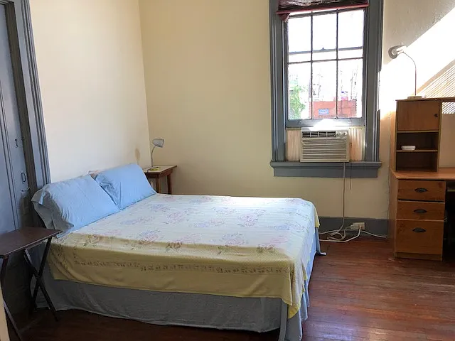 3 bed, 1100 sqft, $1,965 — Photo 2
