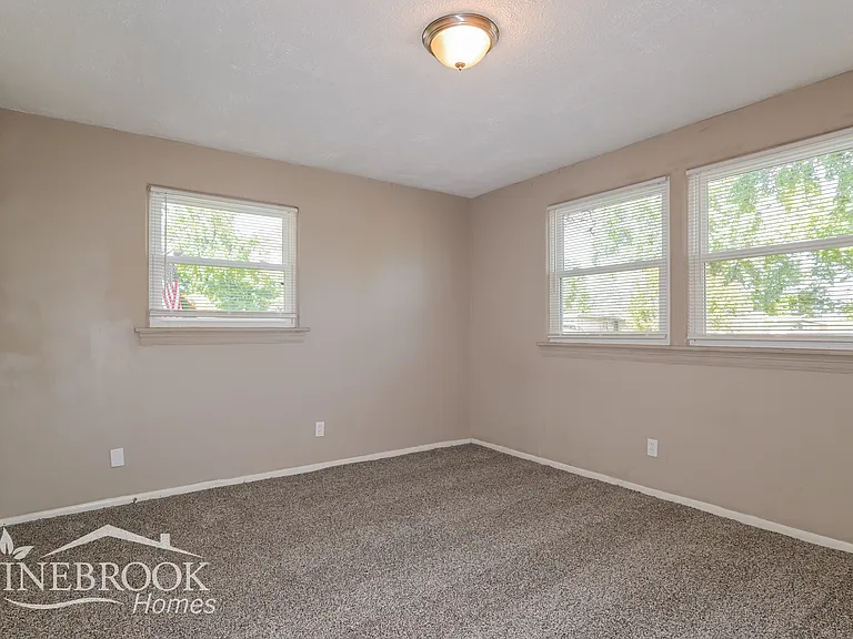 14 Marquette Dr — Photo 12