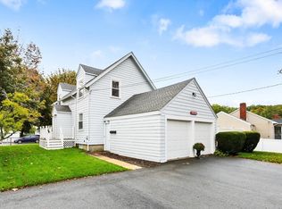 2 Rose Cir, Peabody, MA 01960
