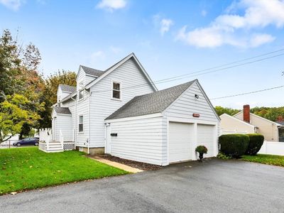 2 Rose Cir, Peabody, MA, 01960