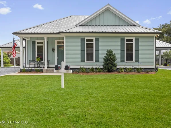 329 Saint George St, Bay Saint Louis, MS 39520