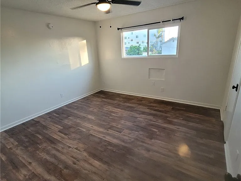 2500 Clyde Ave — Photo 2