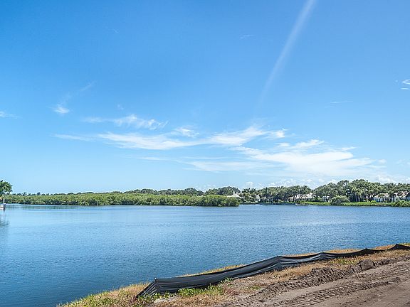 2nd image of 340 Palmetto Point