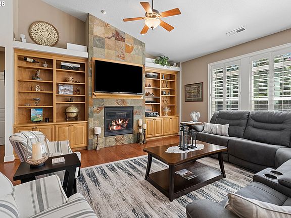 5th image of 945 NW Angel Heights Rd