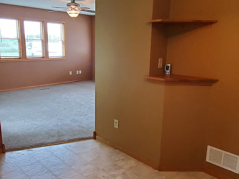 2528 Plum St — Photo 17