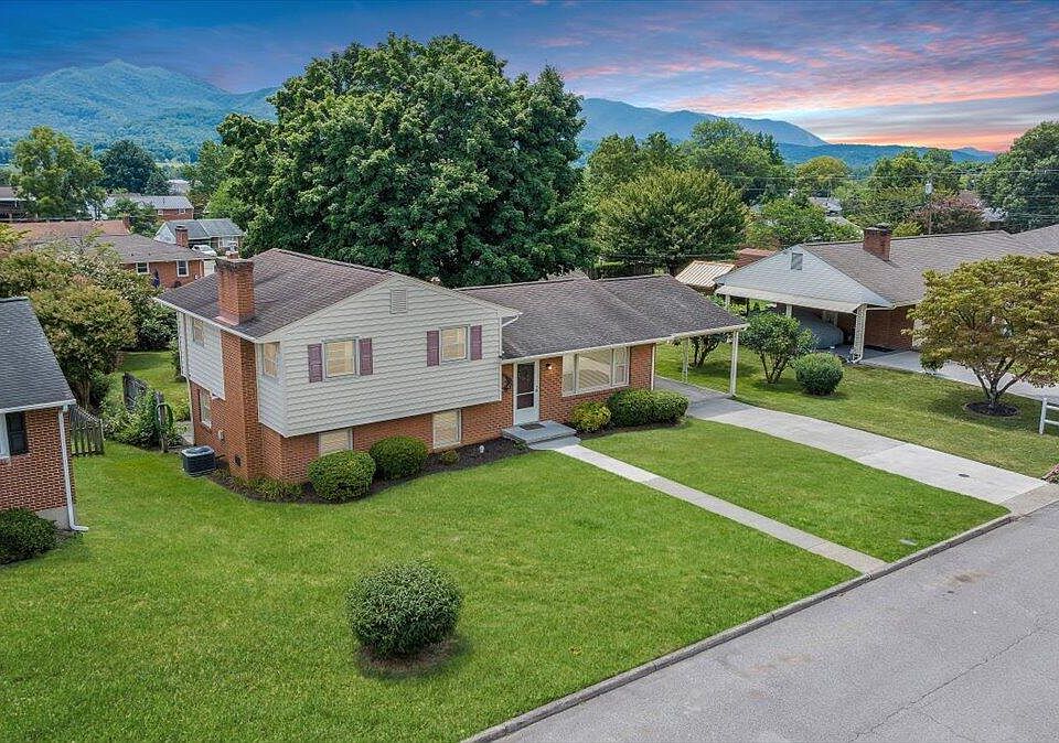 1st image of 1422 Narcissus St