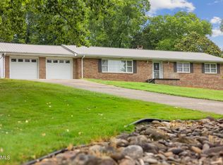 100 Davidson Ln, Oak Ridge, TN 37830