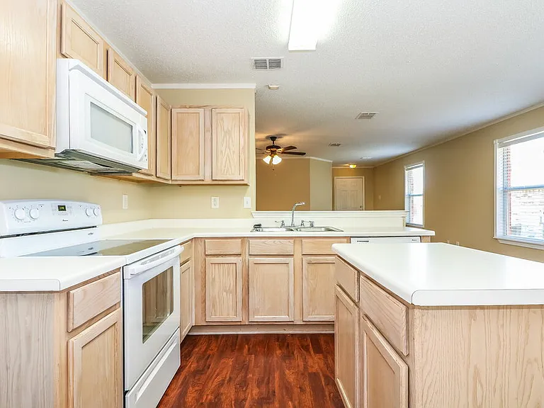 8608 Serenity Way — Photo 6