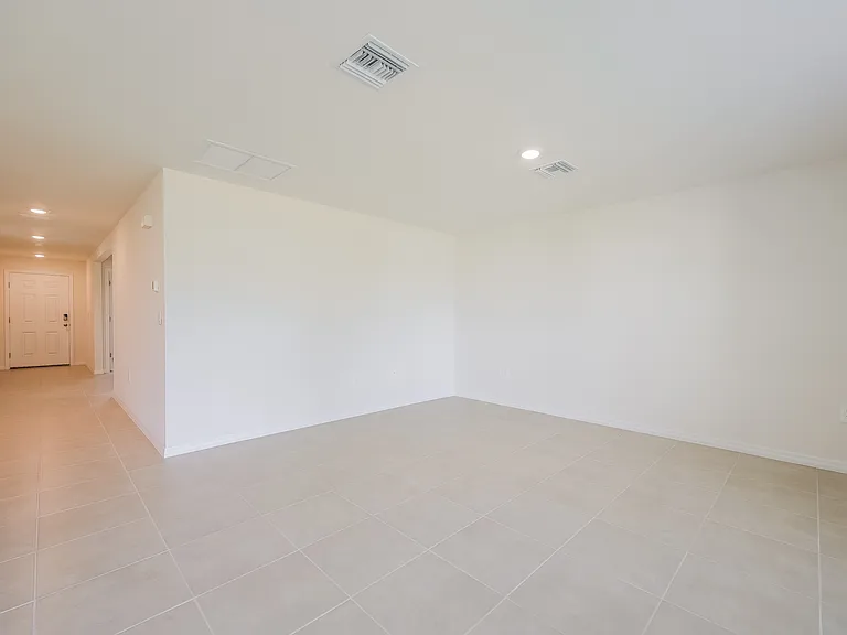 2815 52nd St W — Photo 6