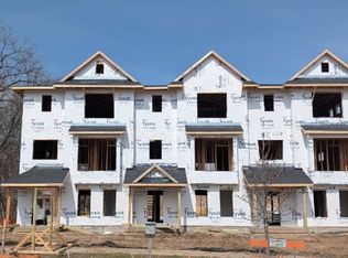 225 5th St #B, Coralville, IA