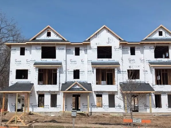 225 5th St #B, Coralville, IA 52241