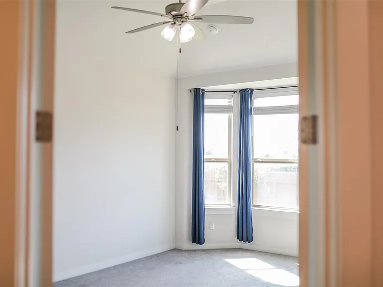 112 Rosebush Dr — Photo 15