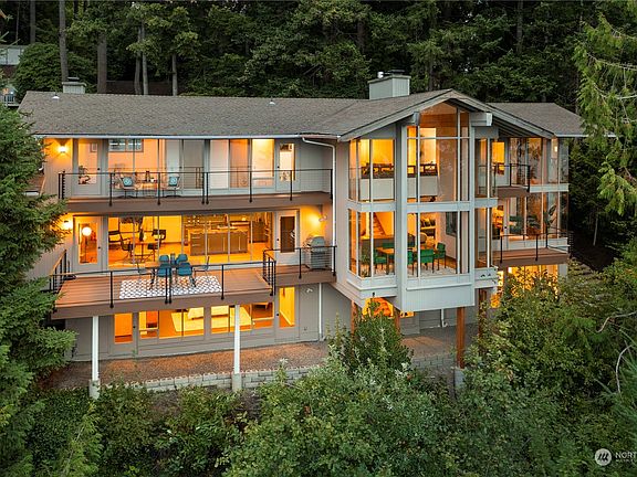 2nd image of 659 W Lake Sammamish Parkway NE