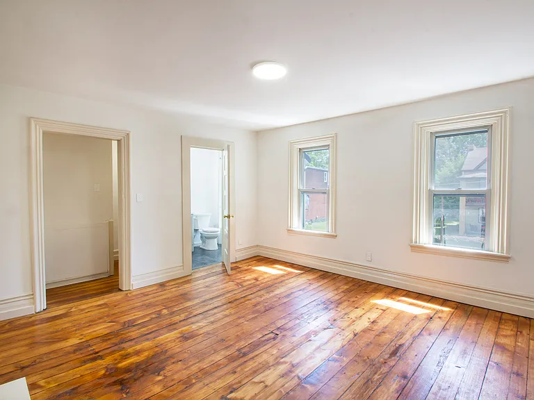 319 Franklin Ave #2 — Photo 5